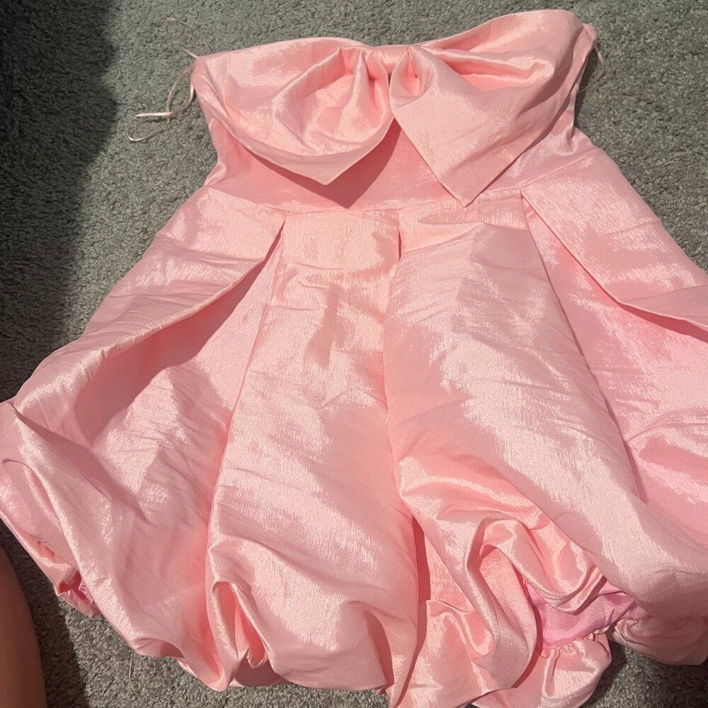 Shop Neighbor pink bubble strapless‎ bow dress L